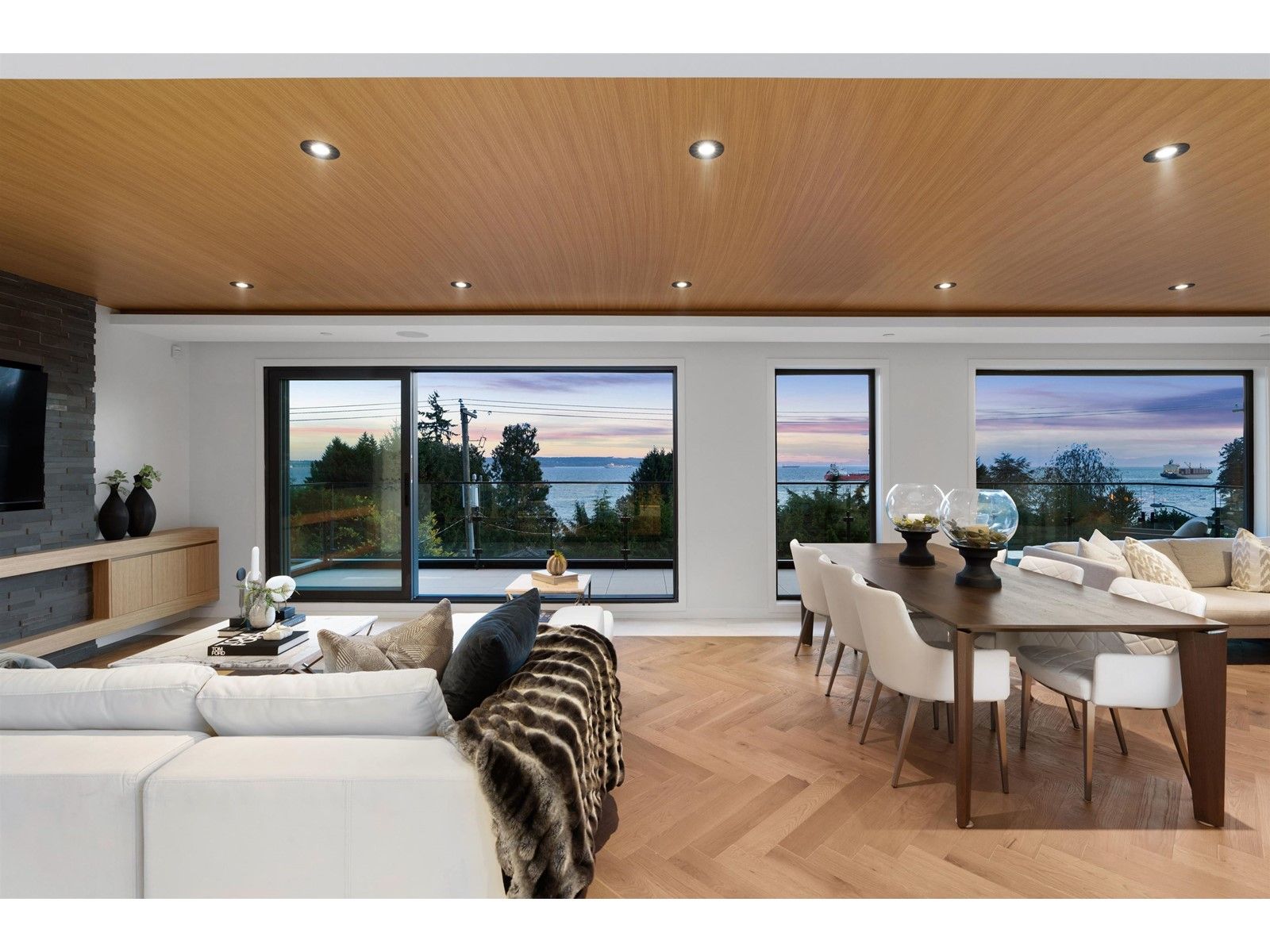 3325 MARINE DRIVE