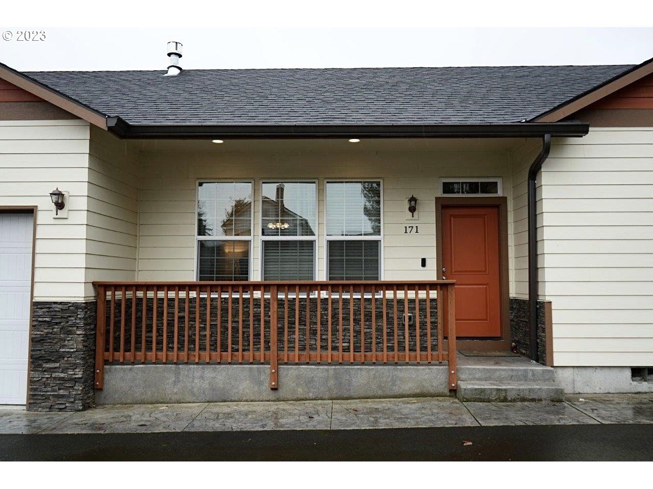 171 S 4th St
