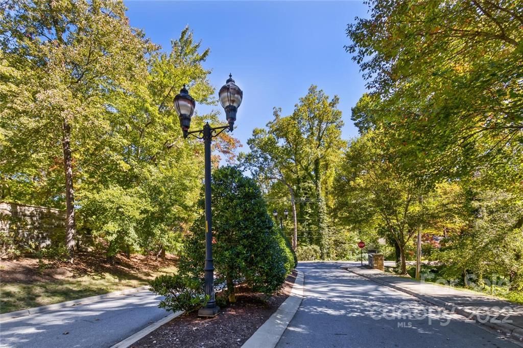 6 La Grange Drive