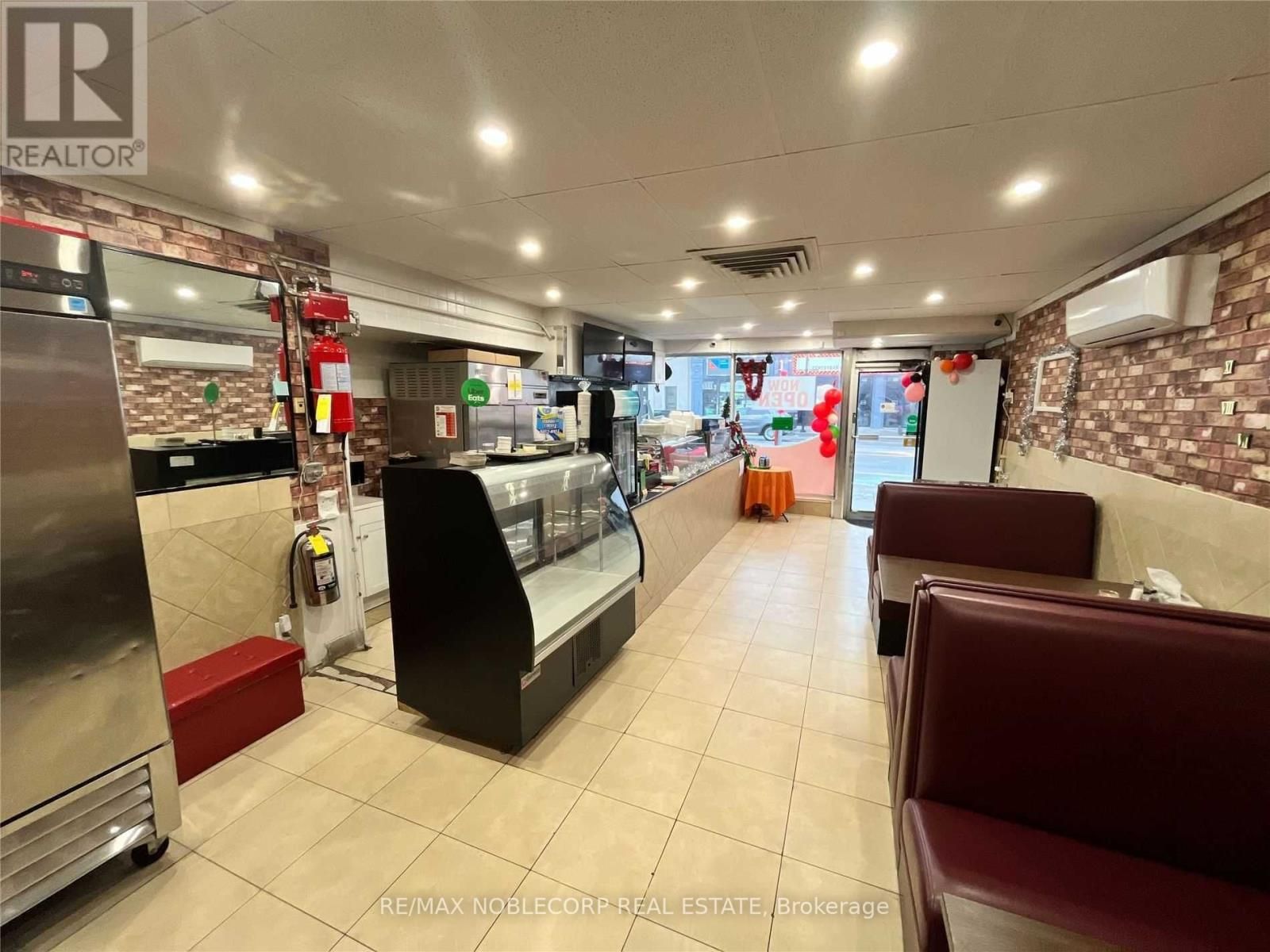 2789 DANFORTH AVE