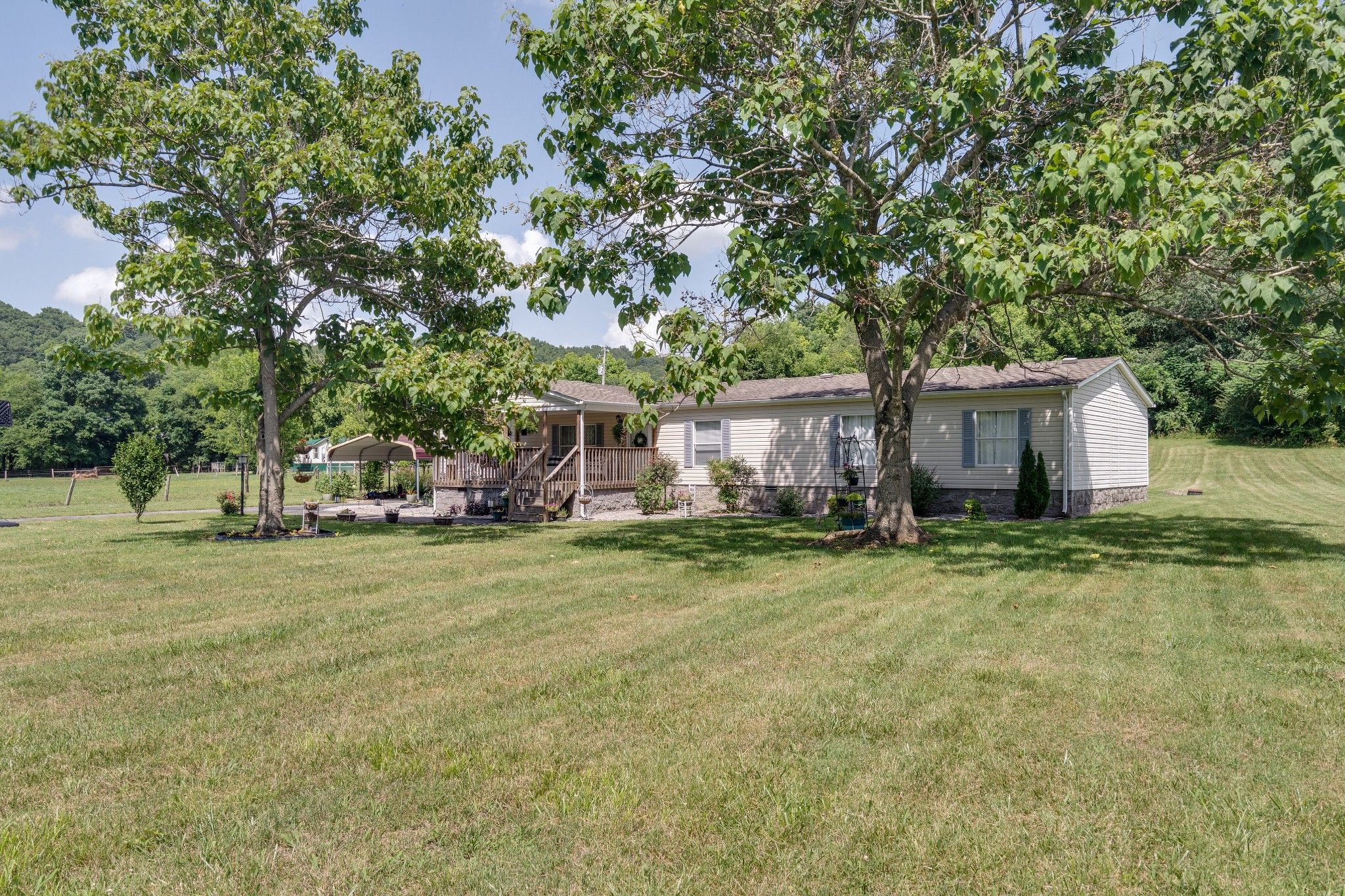 8635 King Hollow Rd