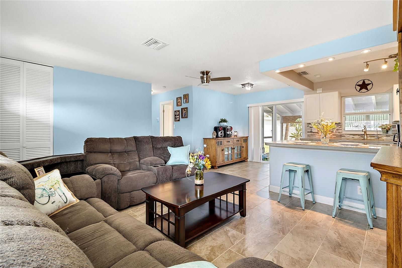 2514 Ambrose Lane
