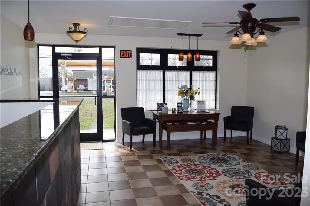601 E Main Street