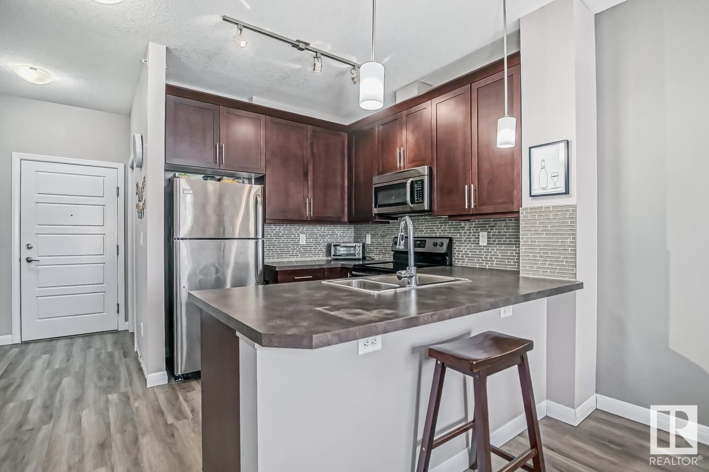 #410 2588 ANDERSON WY SW