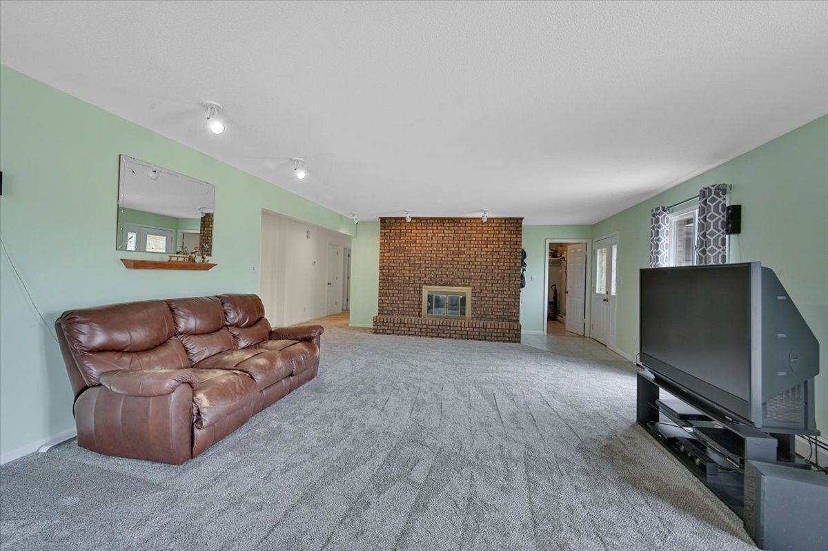 2247 Woodard Lane