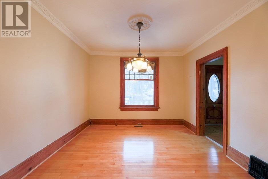 153 WILLOW AVE