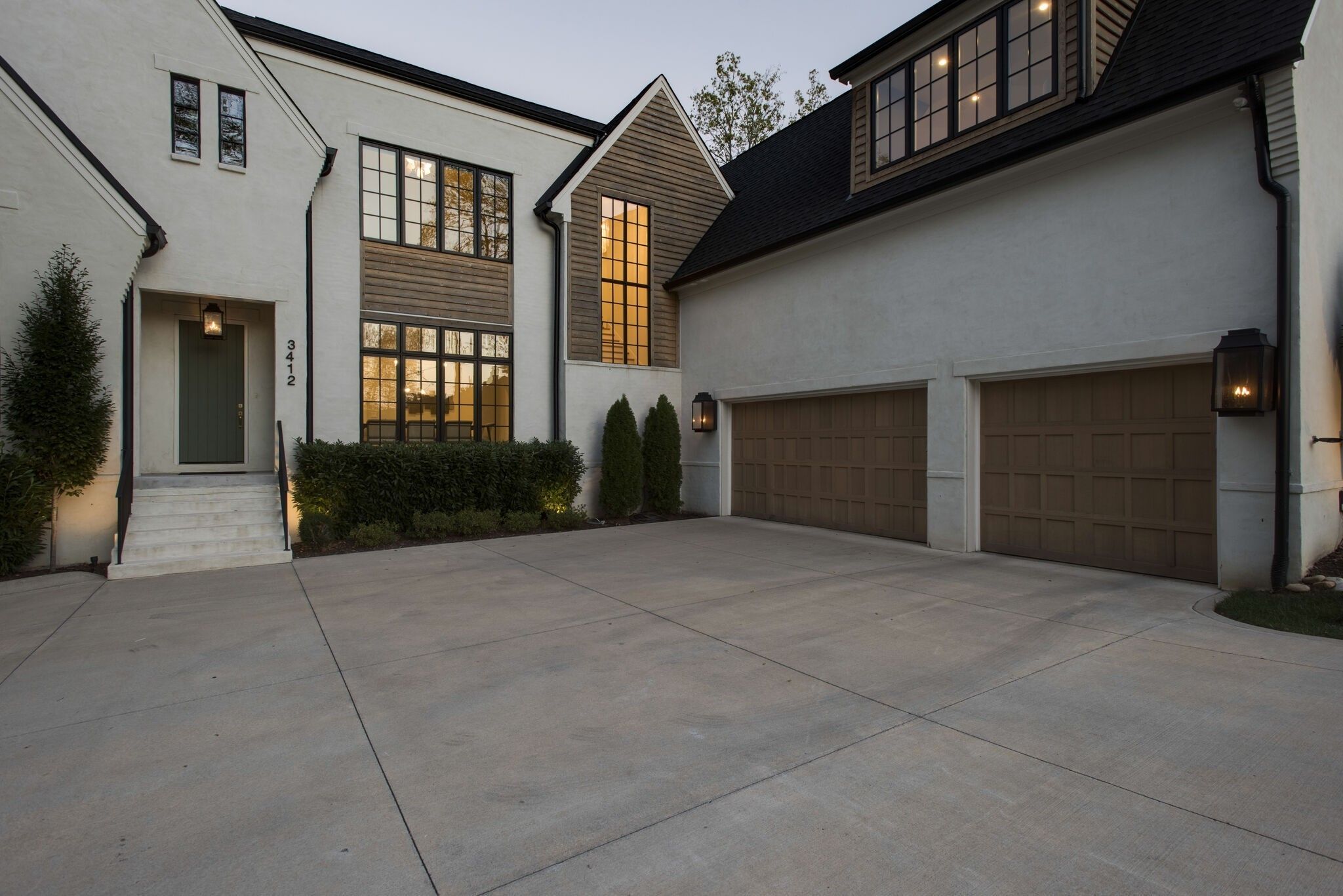 3412 Golf Club Ln
