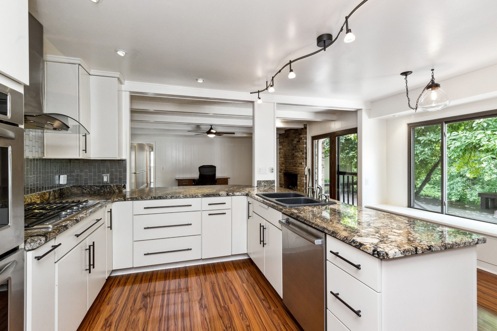 1008 Highland Rd