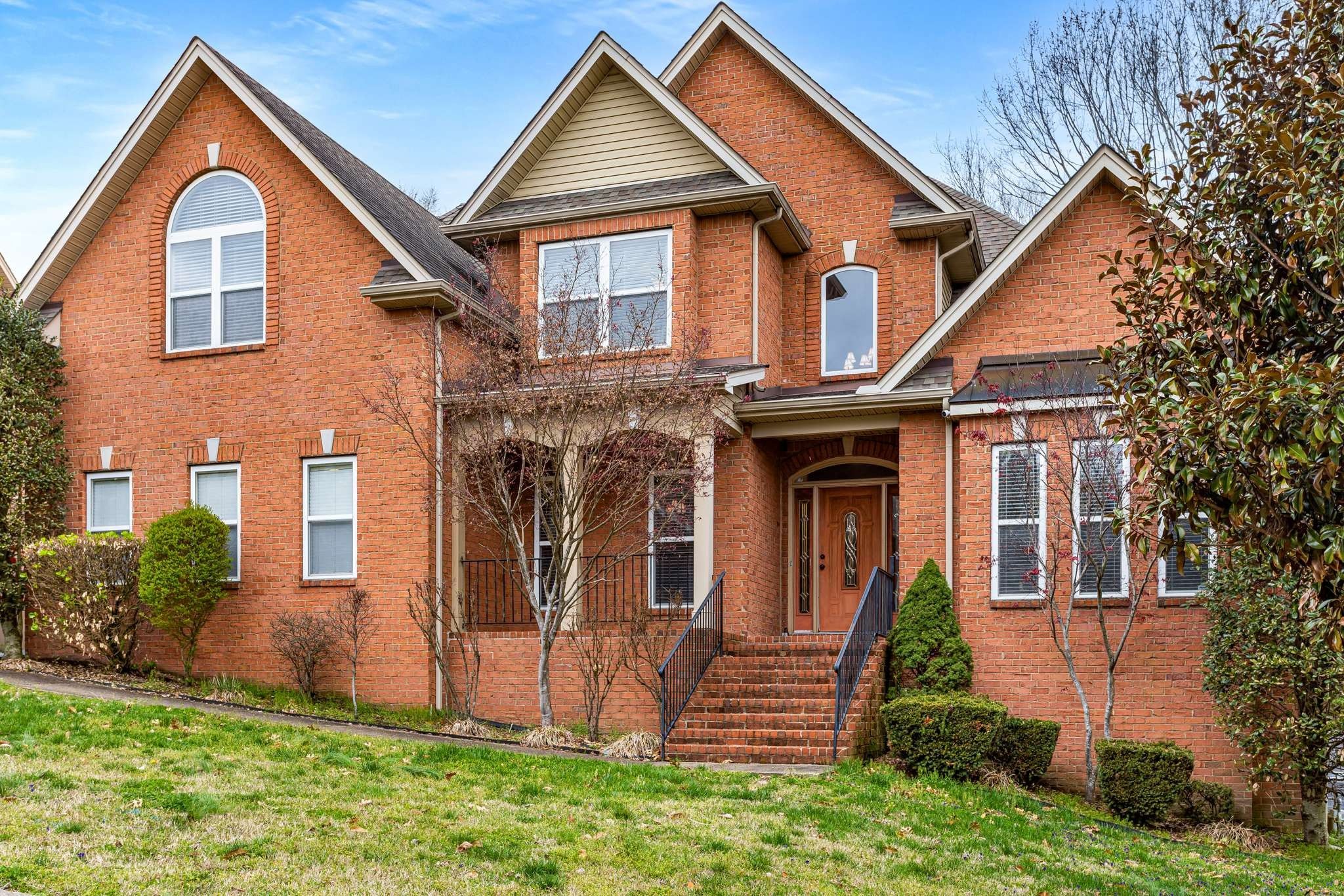 1216 Lilac Dr
