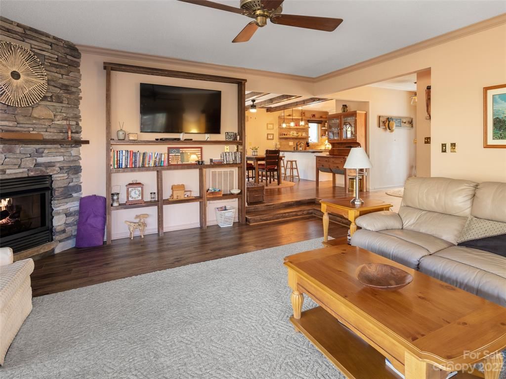 14 Cove Overlook Drive