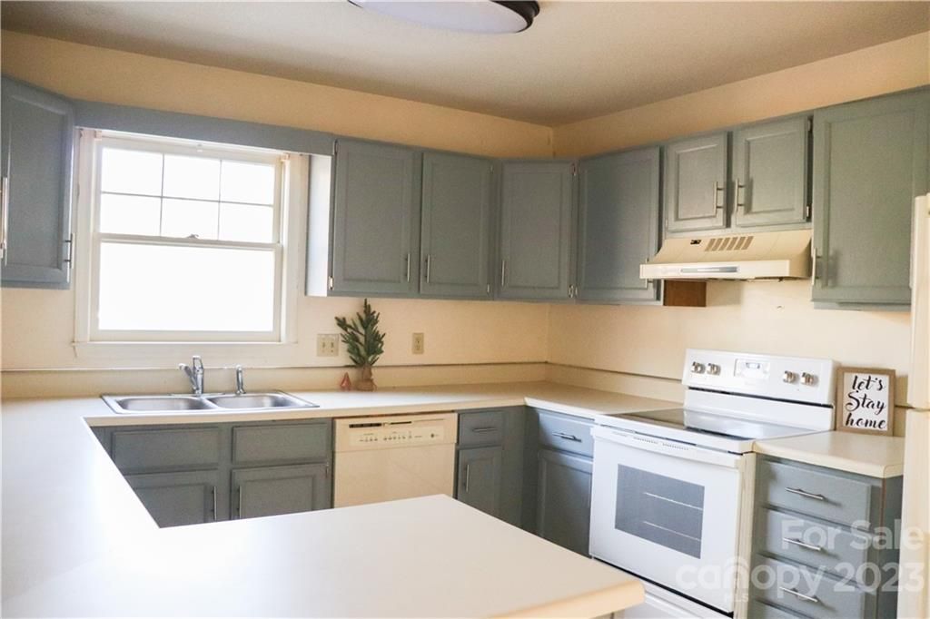 219 E Constance Street