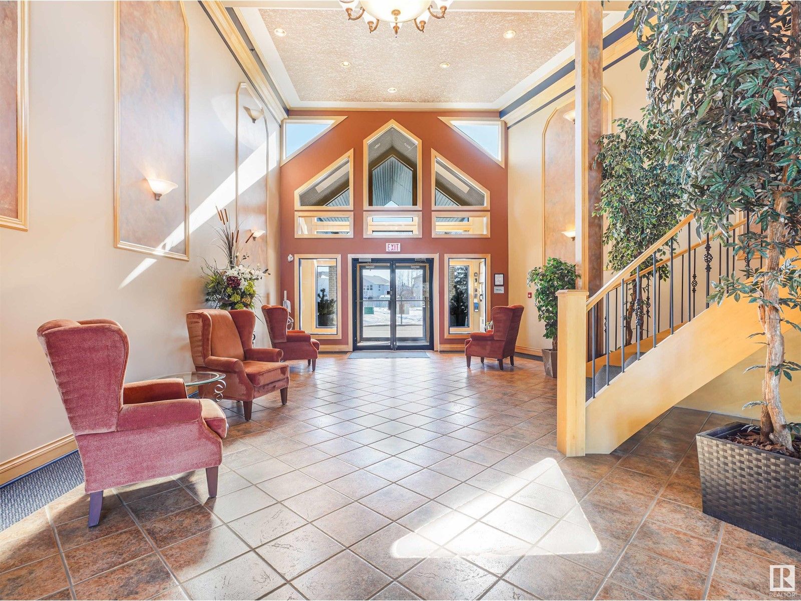 #110 100 FOXHAVEN DR