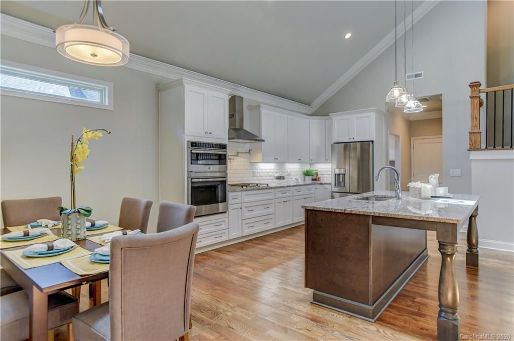 71 Spring Ridge Lane