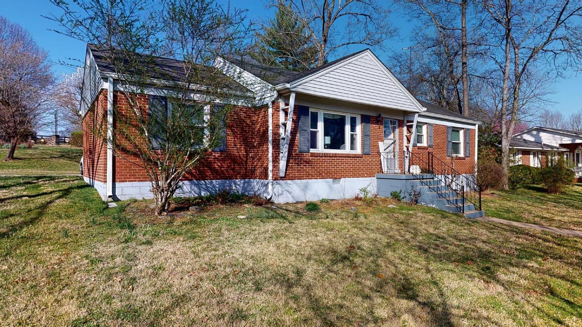 301 Porter Cir