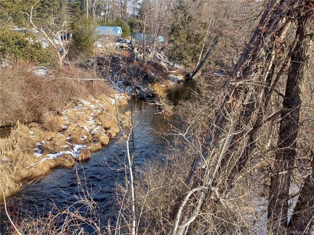 3 Highland Lake Road