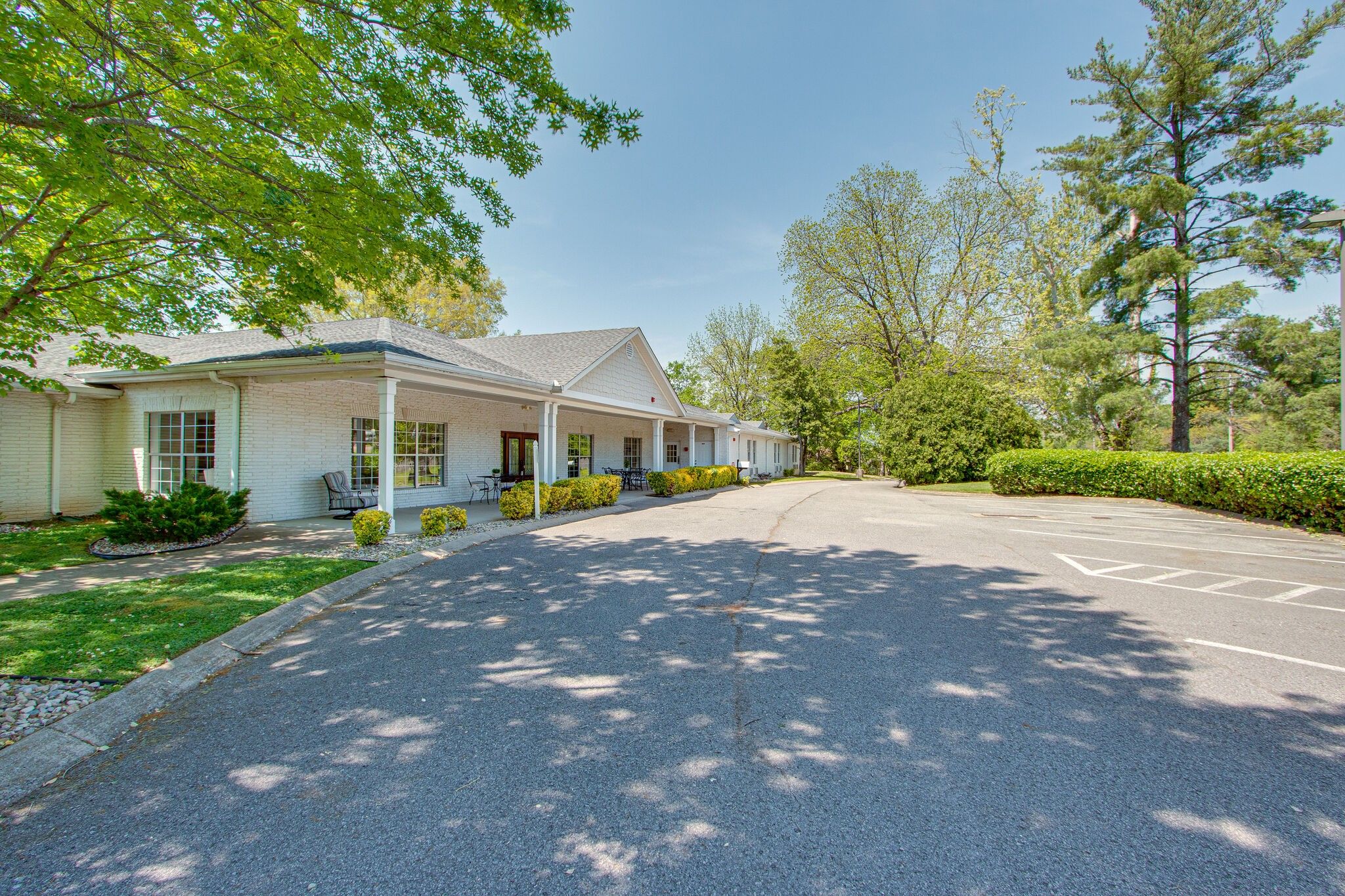 3595 Carothers Pkwy