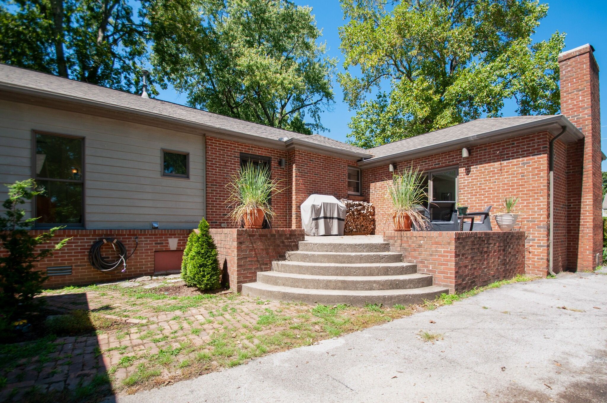 419 Green Acres Dr