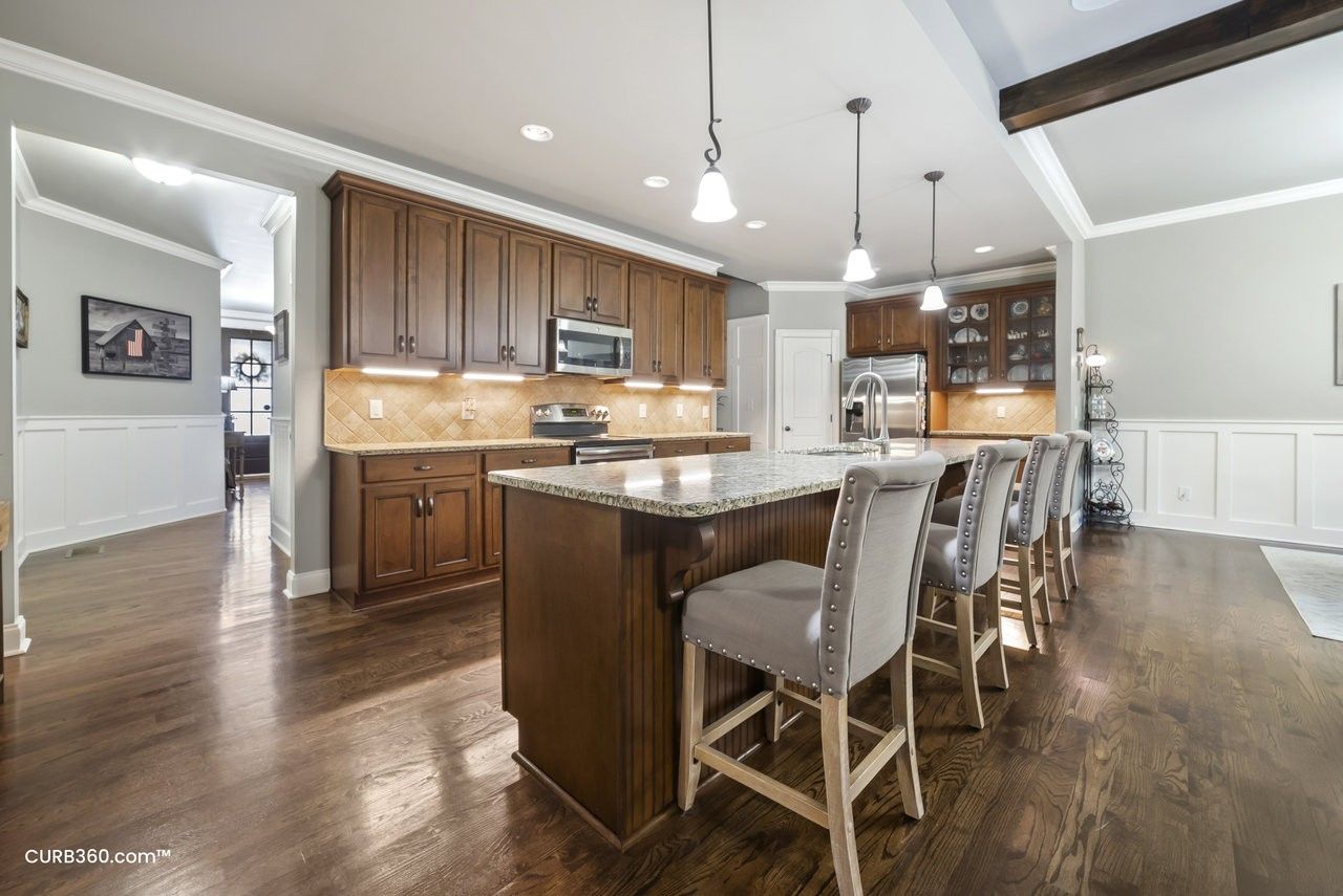 2576 Hessey Pass
