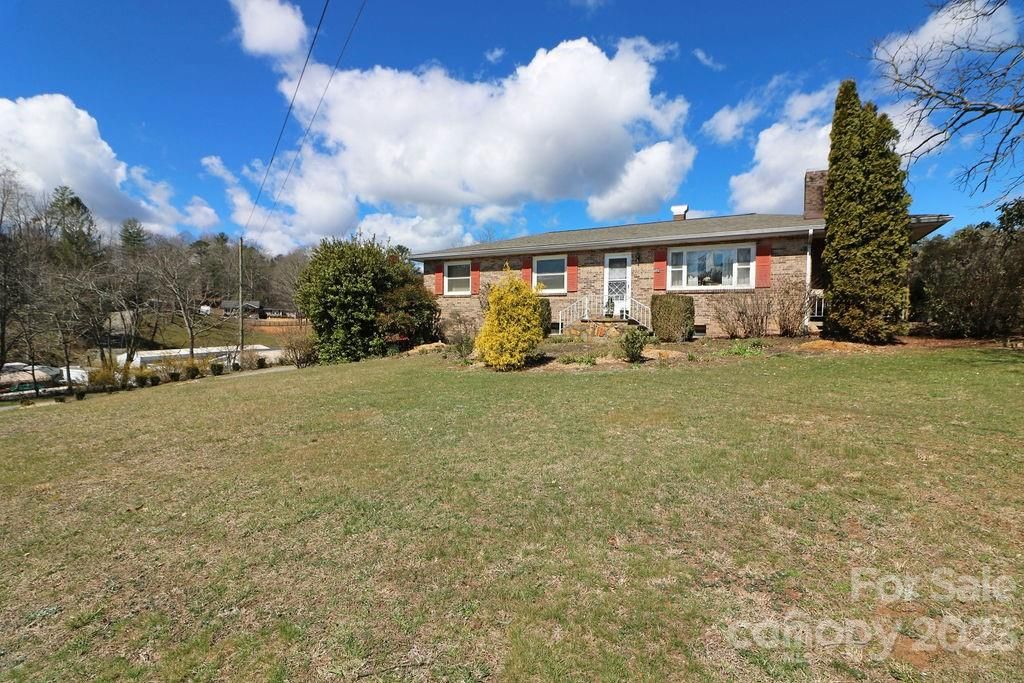 1344/1296/1212 Rosman Highway