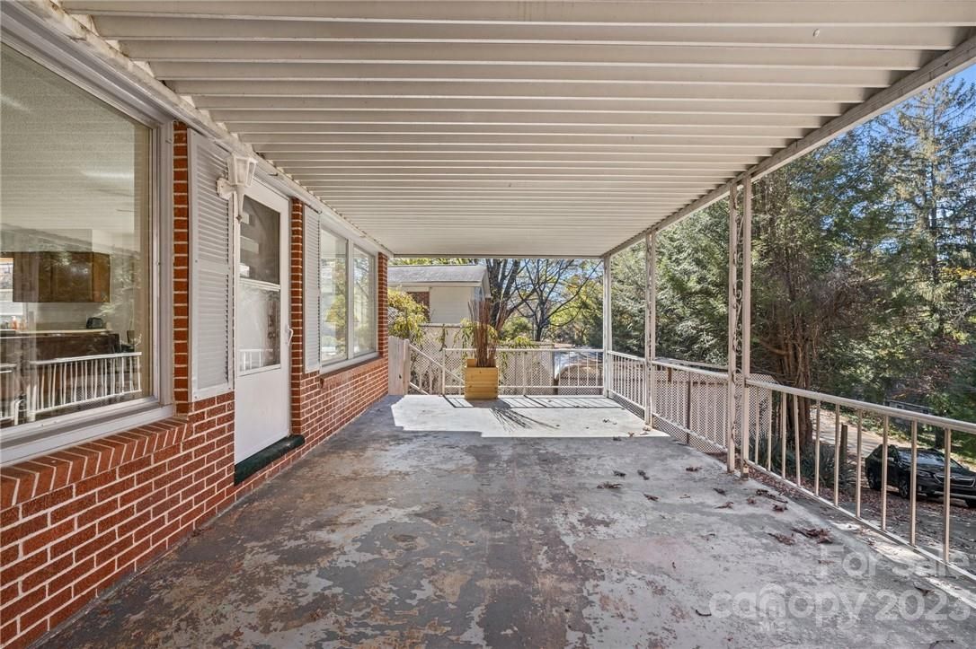 29 Sunset Street