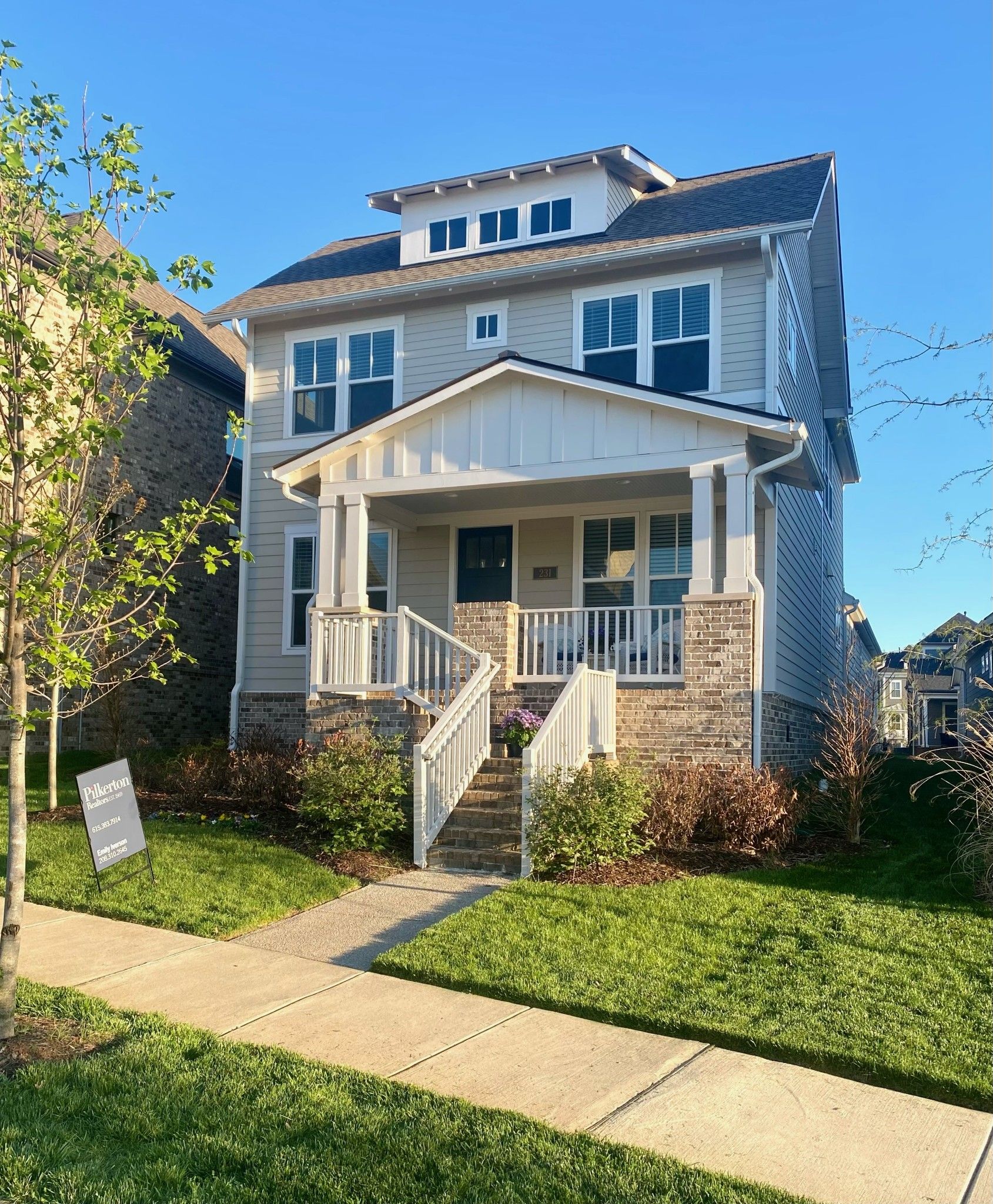 231 Moray Ct
