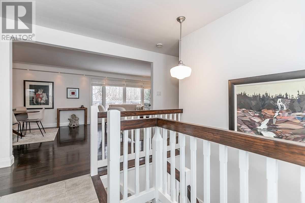 13 VINE CRES