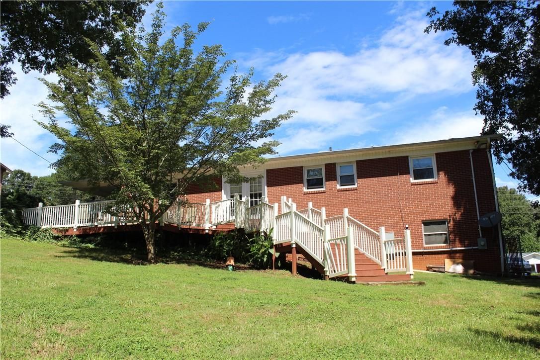 116 Hilltop Avenue