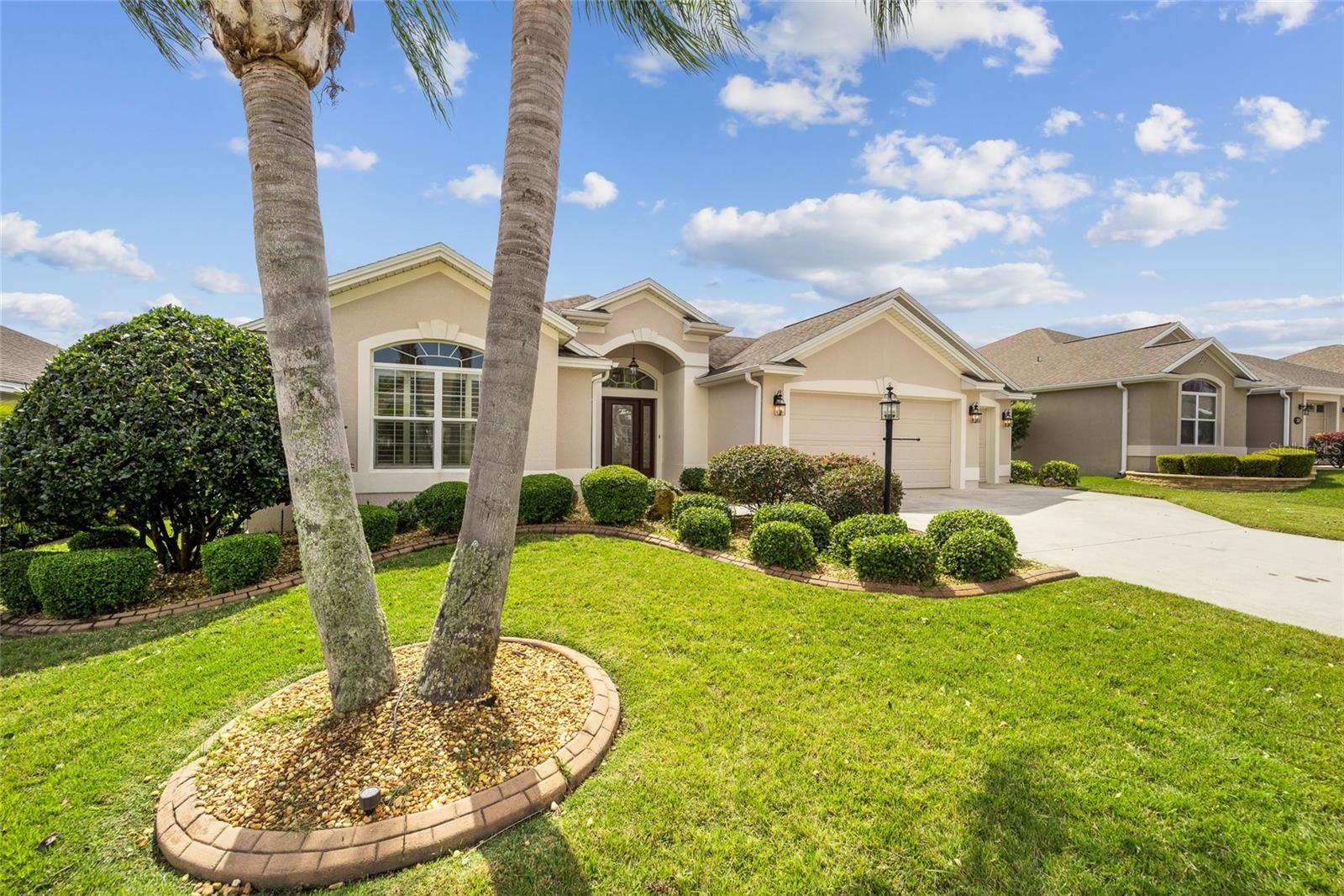 3025 Twisted Oak Way