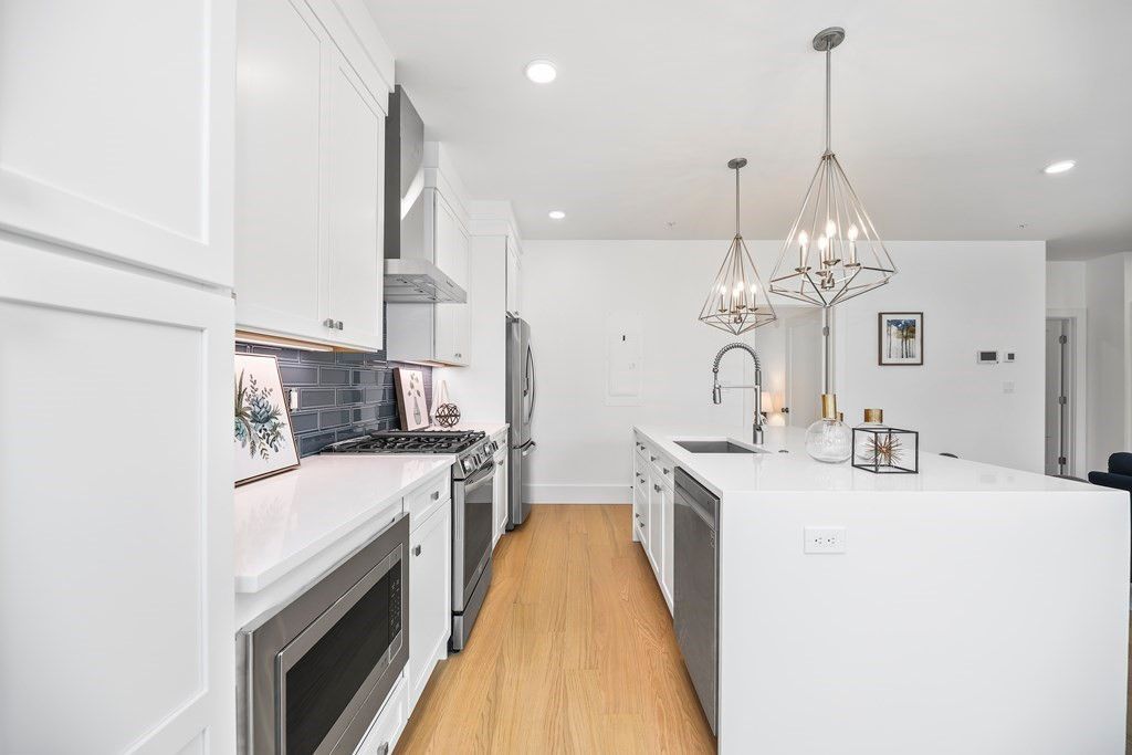 4 Anawan Avenue