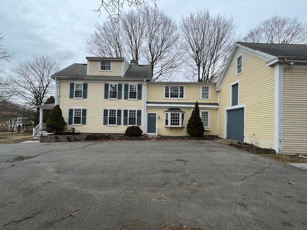 35 Main St