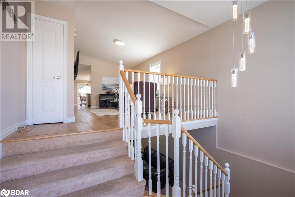 21 LOON Avenue
