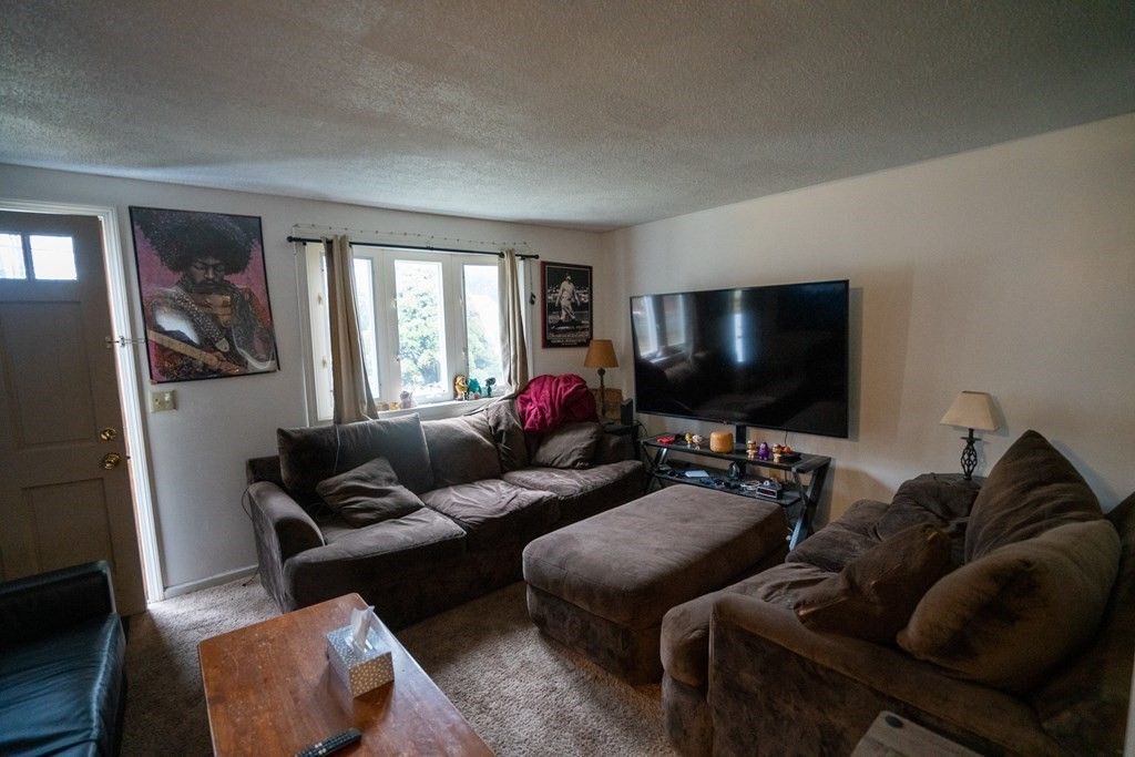 115 Belchertown Rd