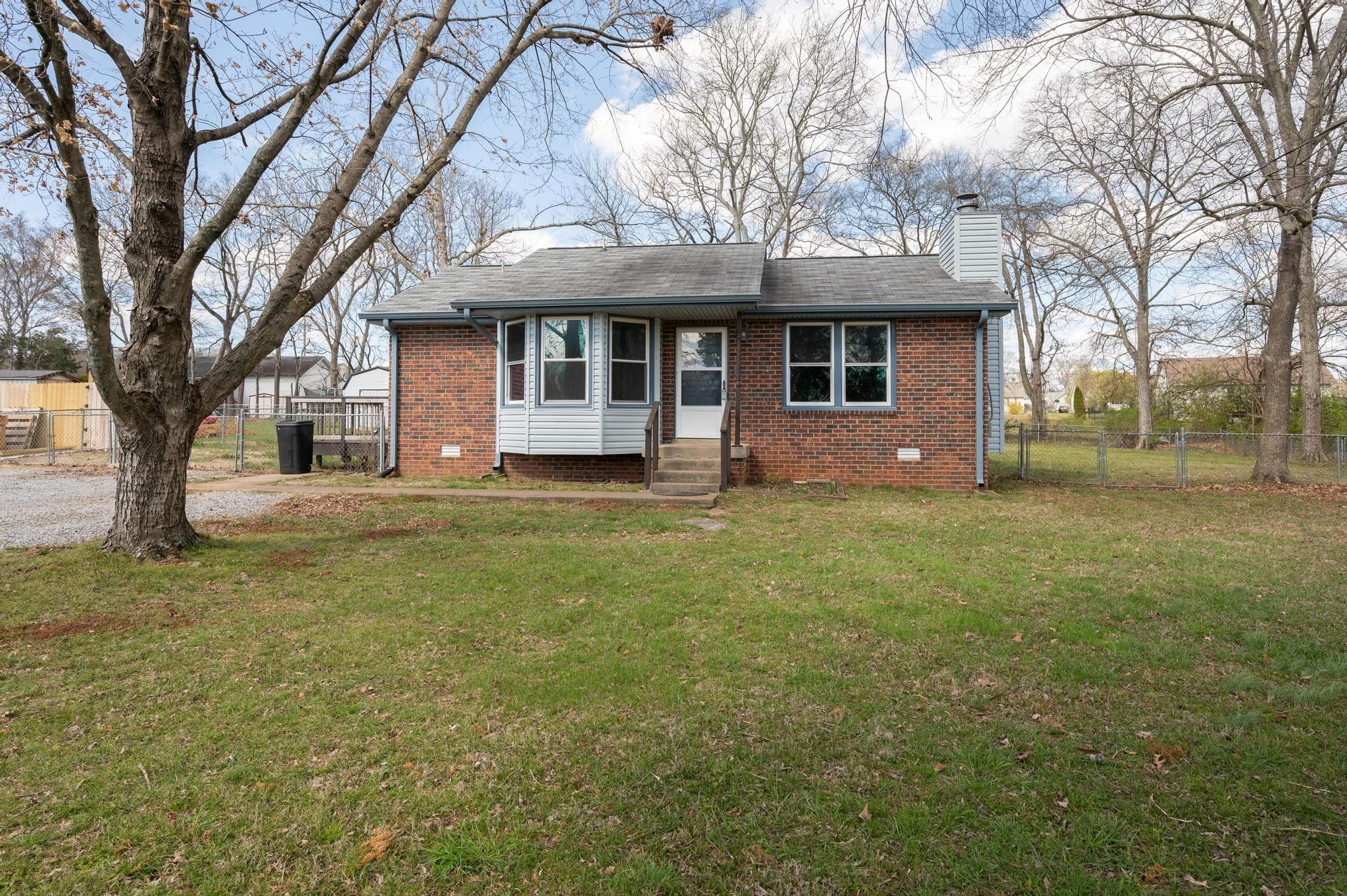 612 Clear Cir