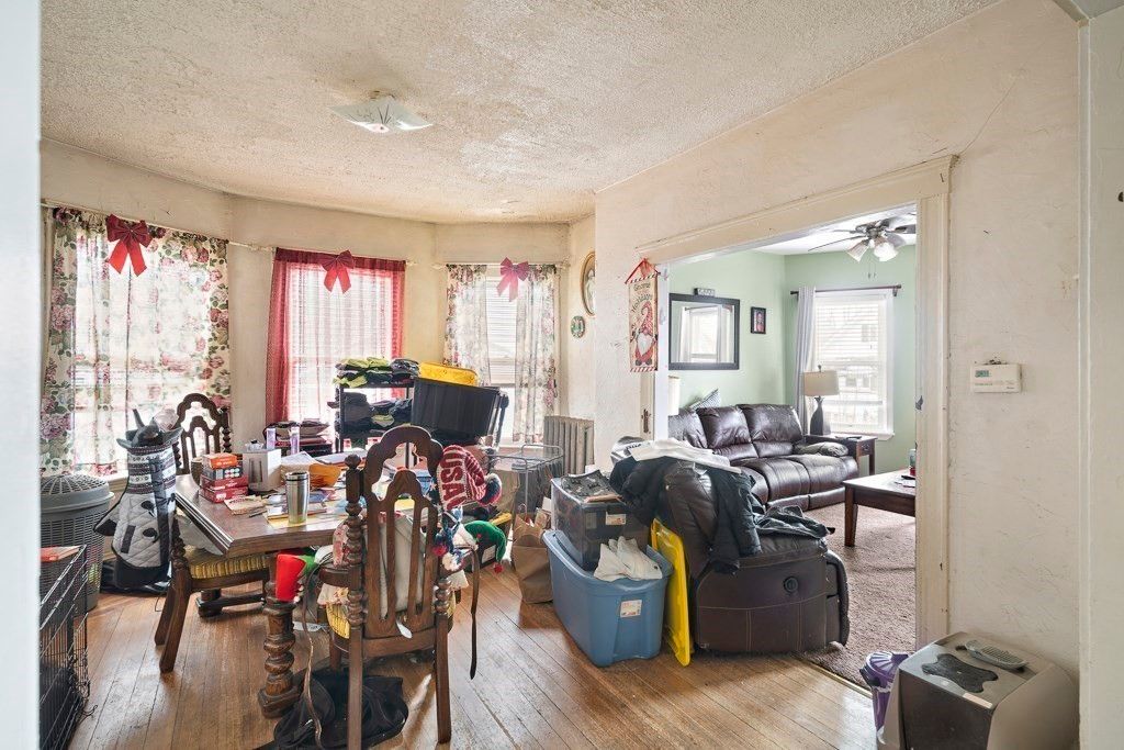 47 Conwell Ave