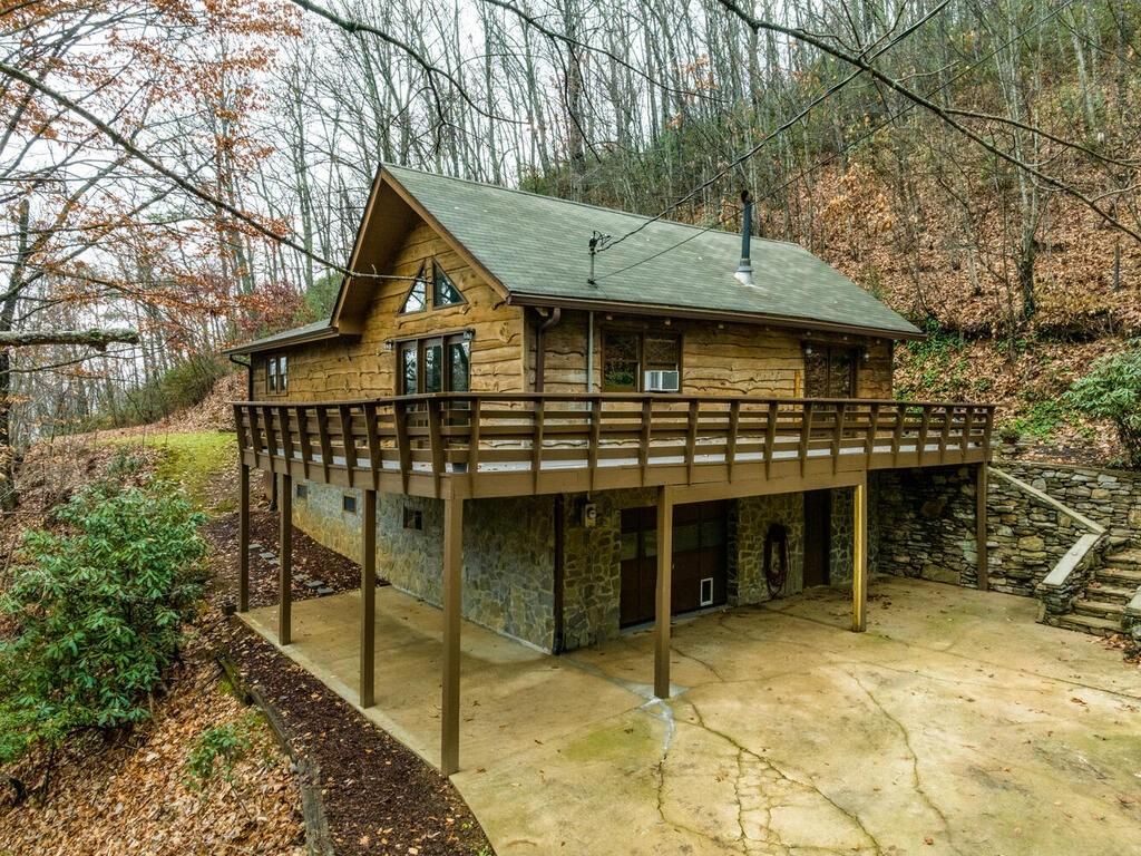 1075 Chambers Cove Road