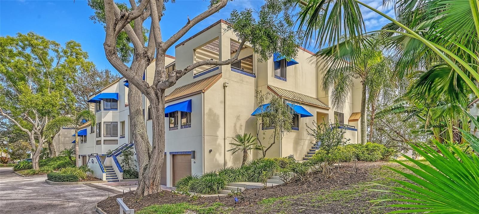 1910 Harbourside Drive