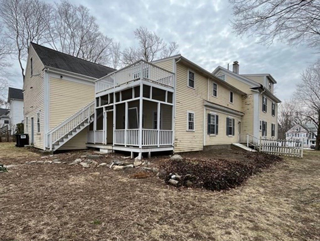 35 Main St