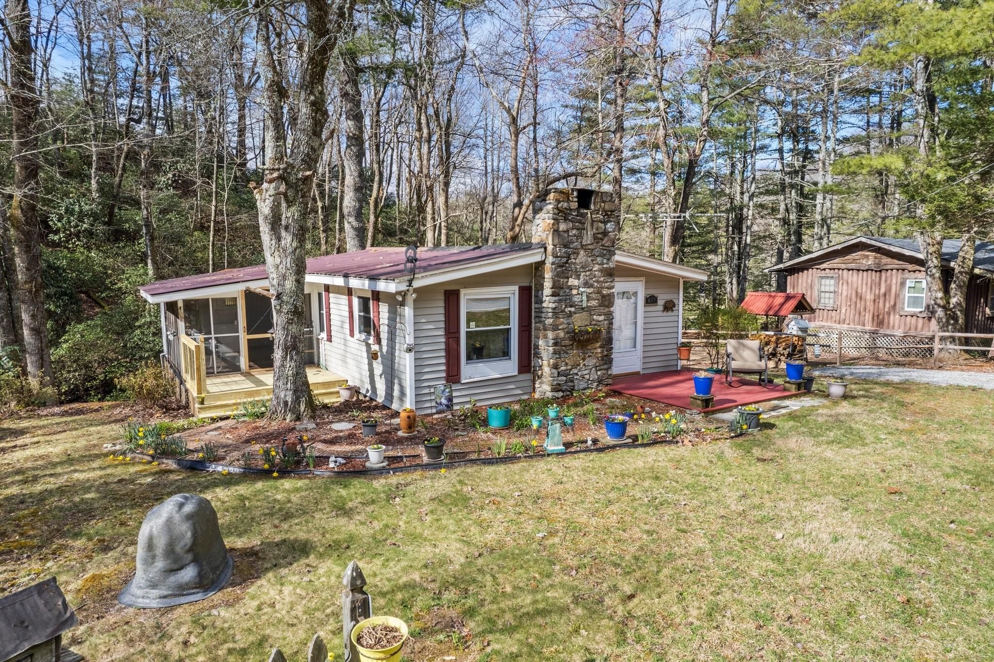 689 Shumont Road