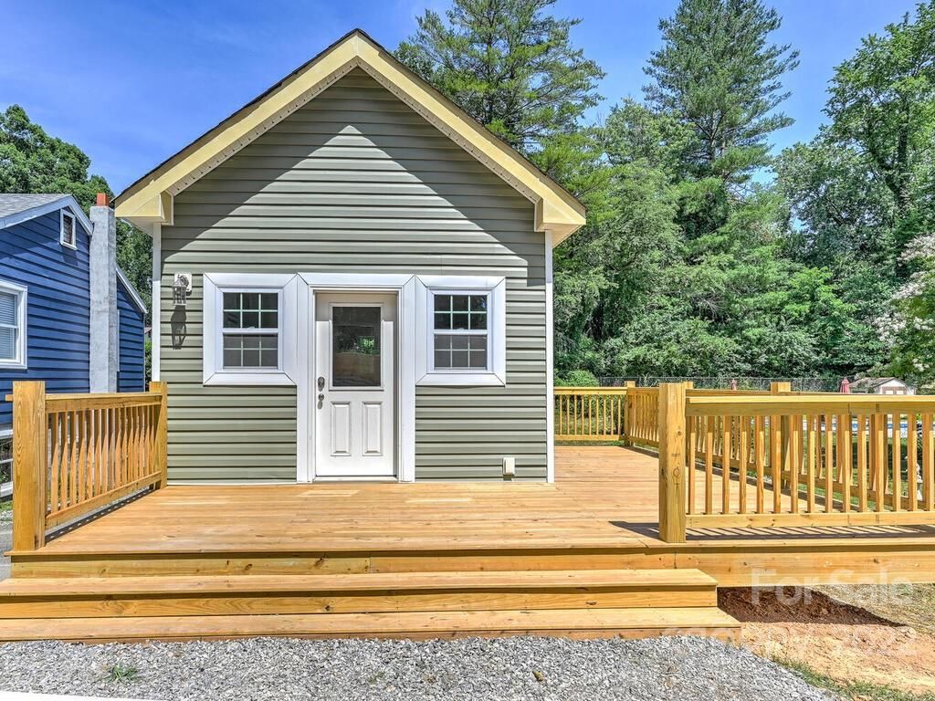 26 Broadview Avenue