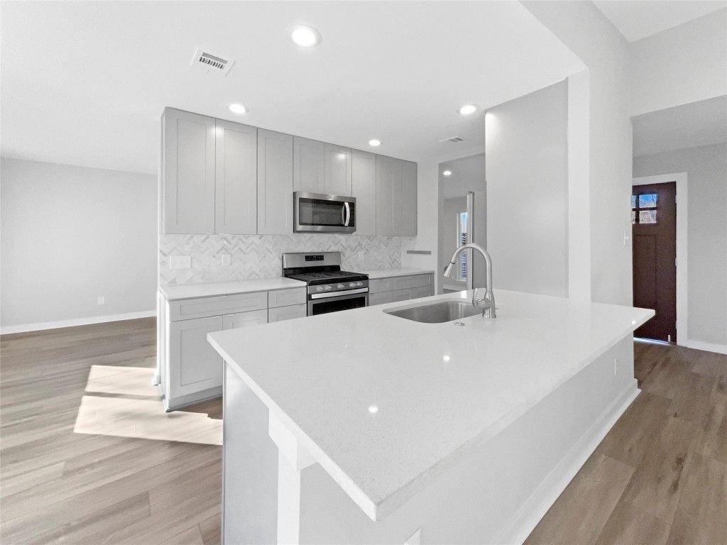 7303 Meadowood Drive