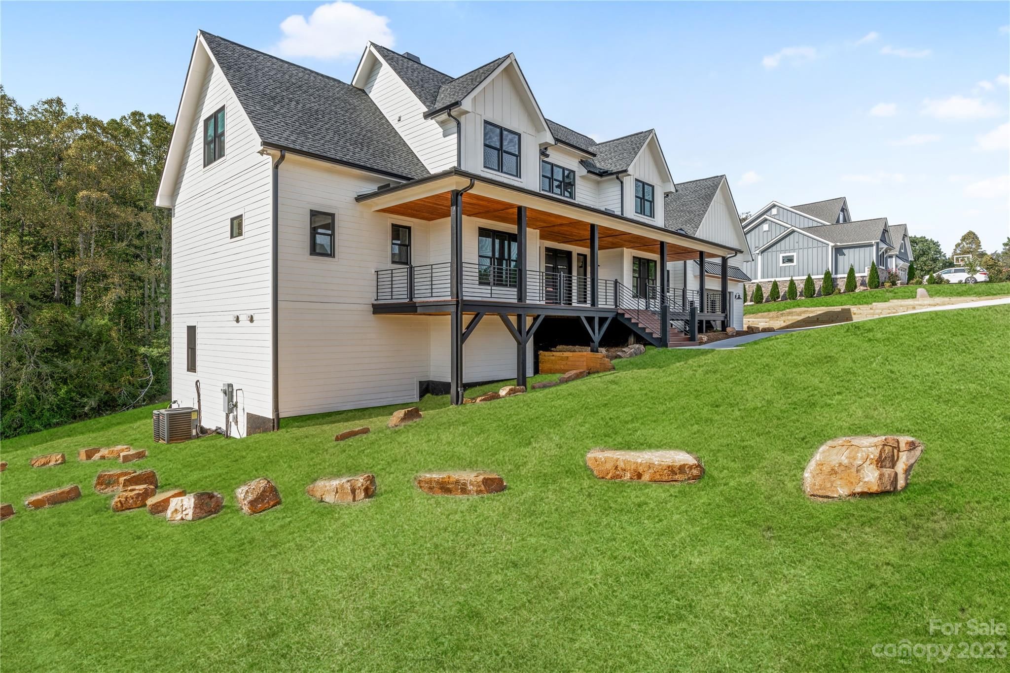 90 Gracie Lane