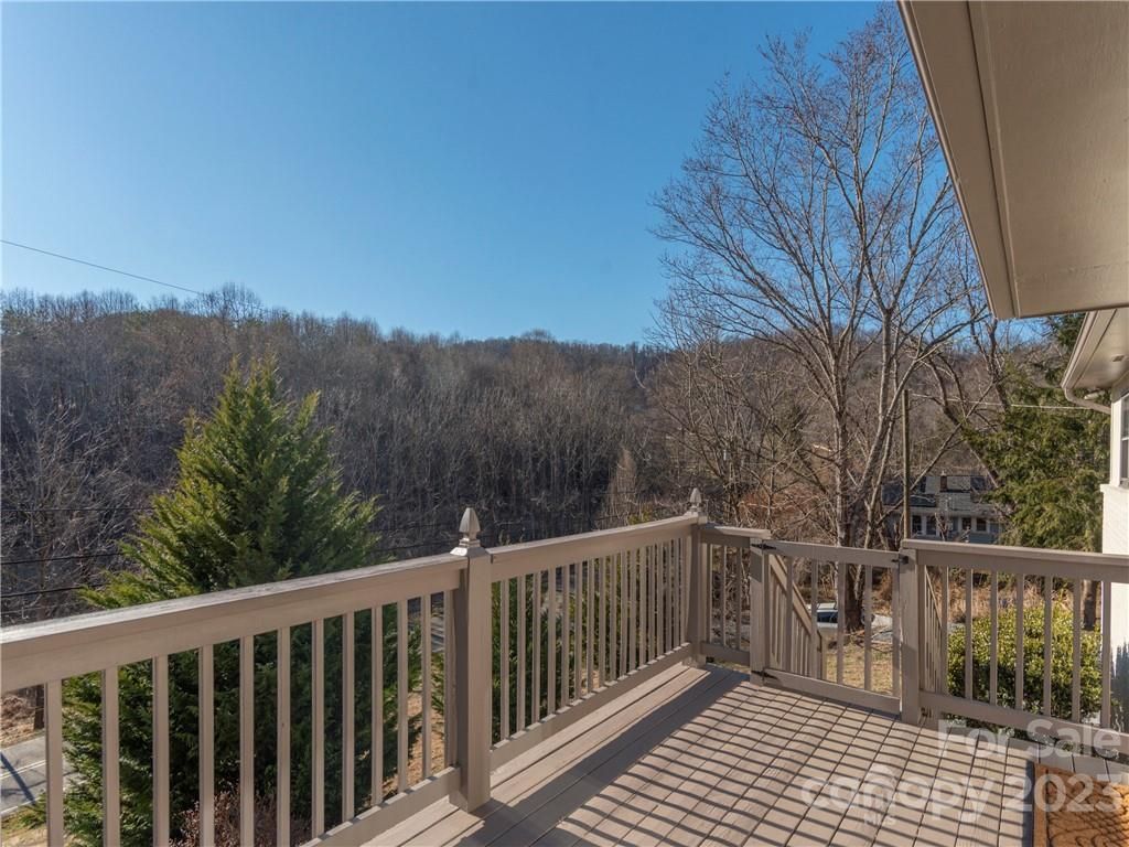 6 Youngs View Drive