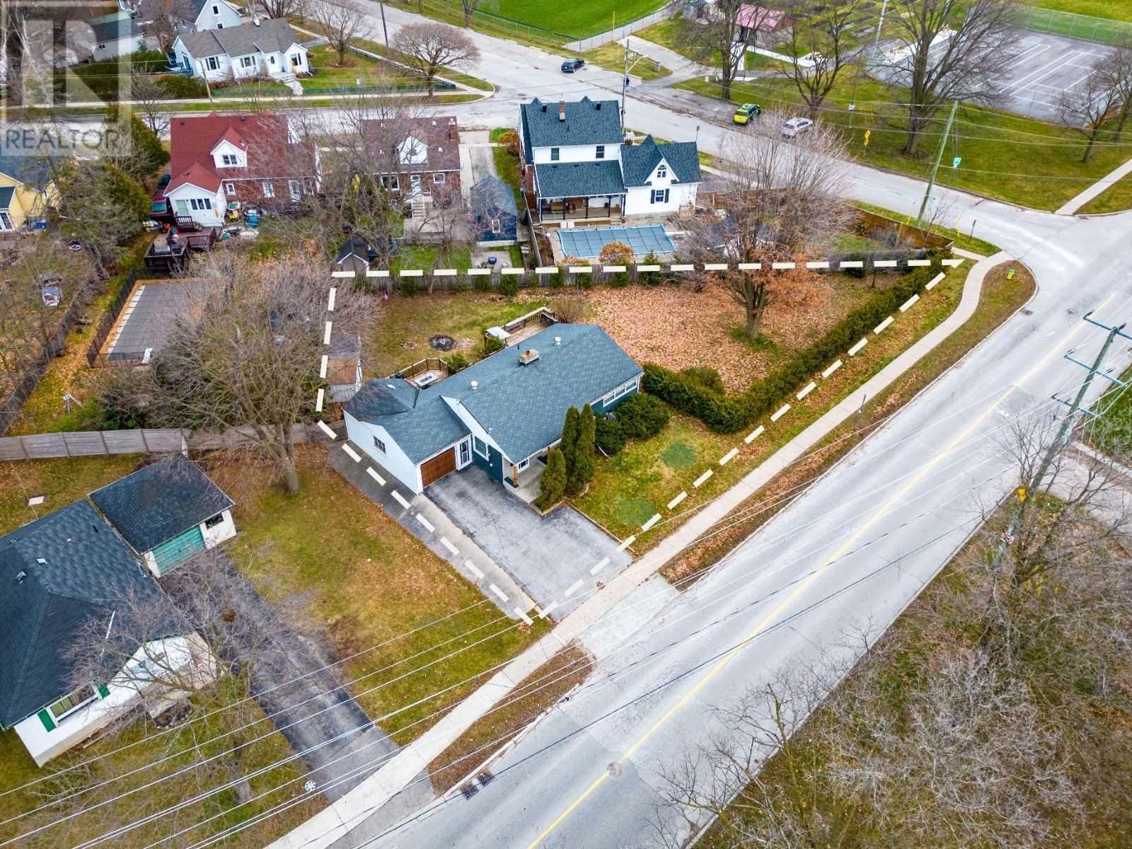 325 INNISFIL ST