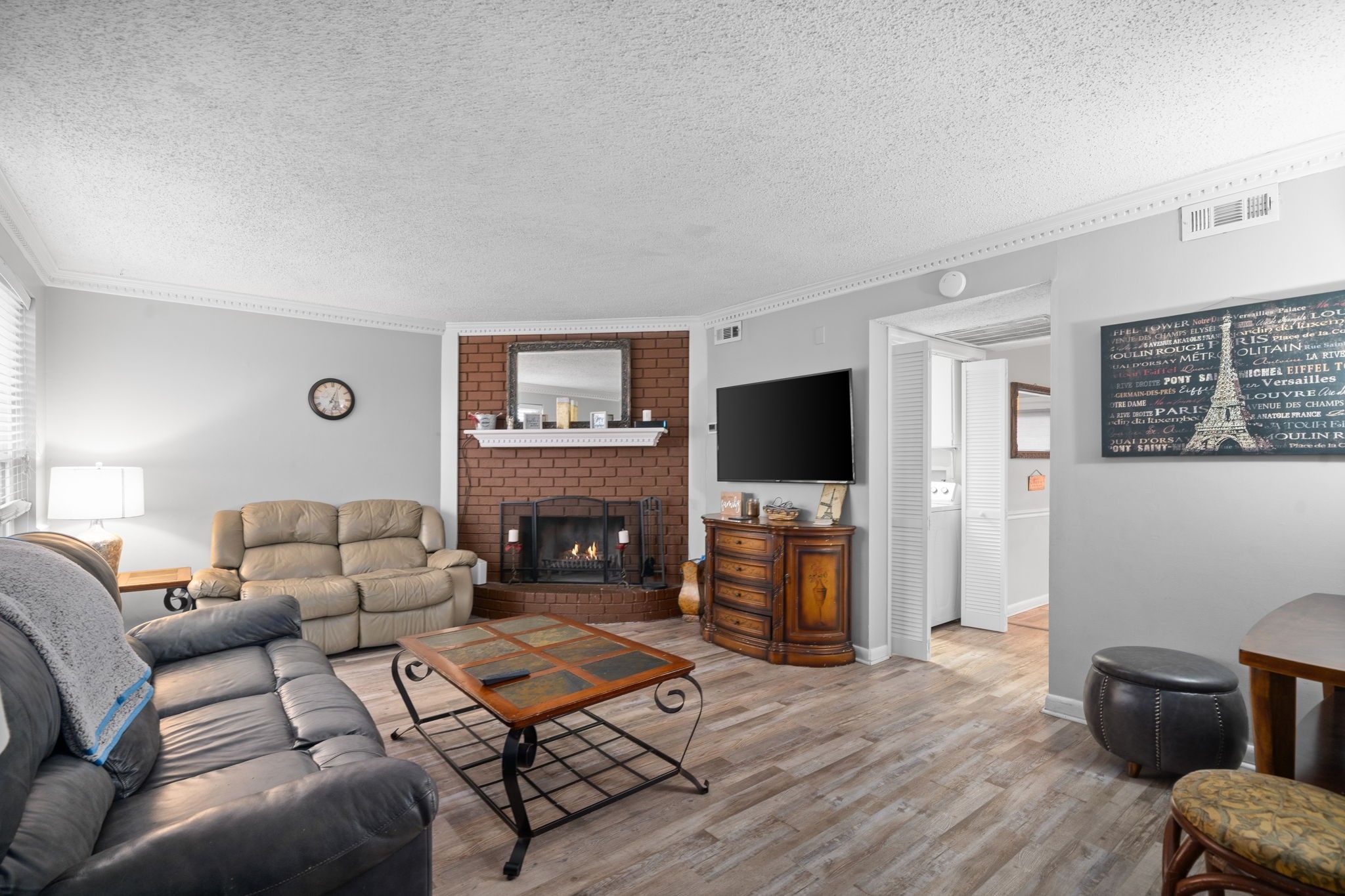 5600 Country Dr