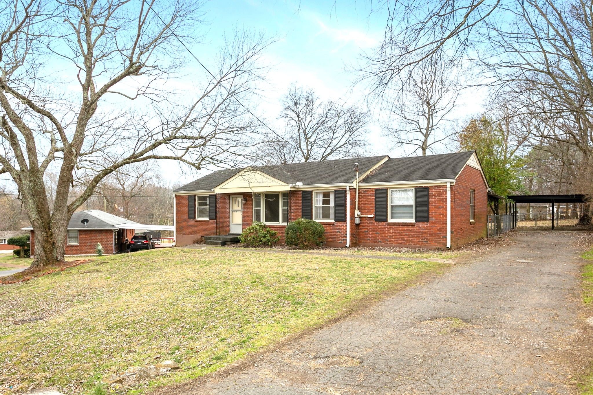 331 Leo Ln