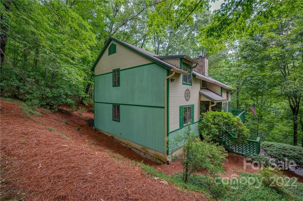 105 Chestnut Circle