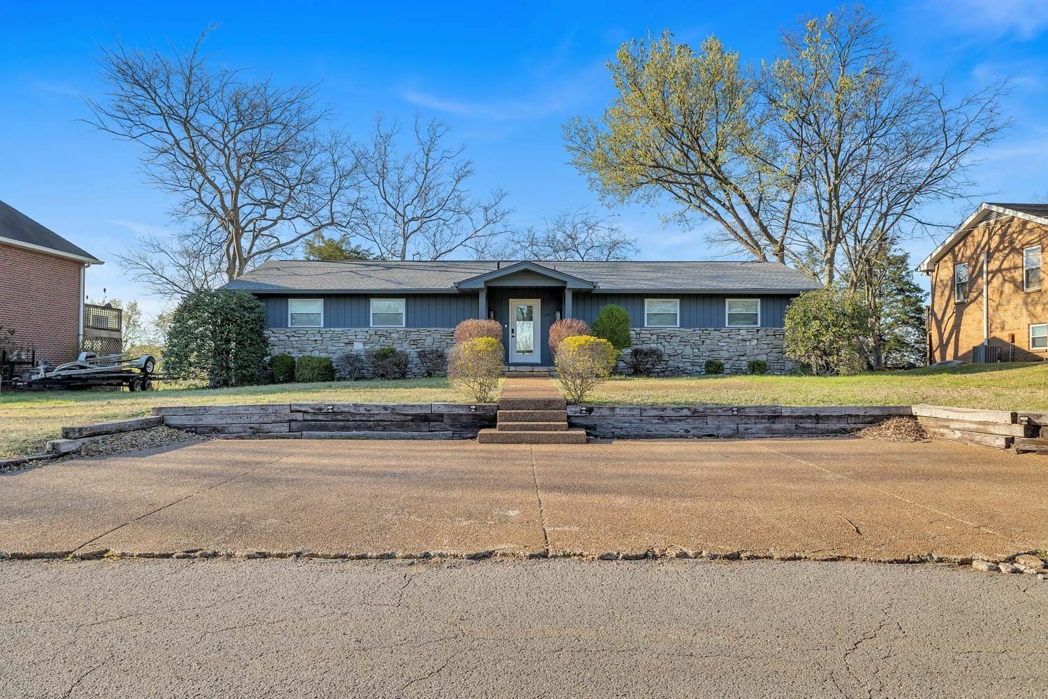 939 Aqua Dr