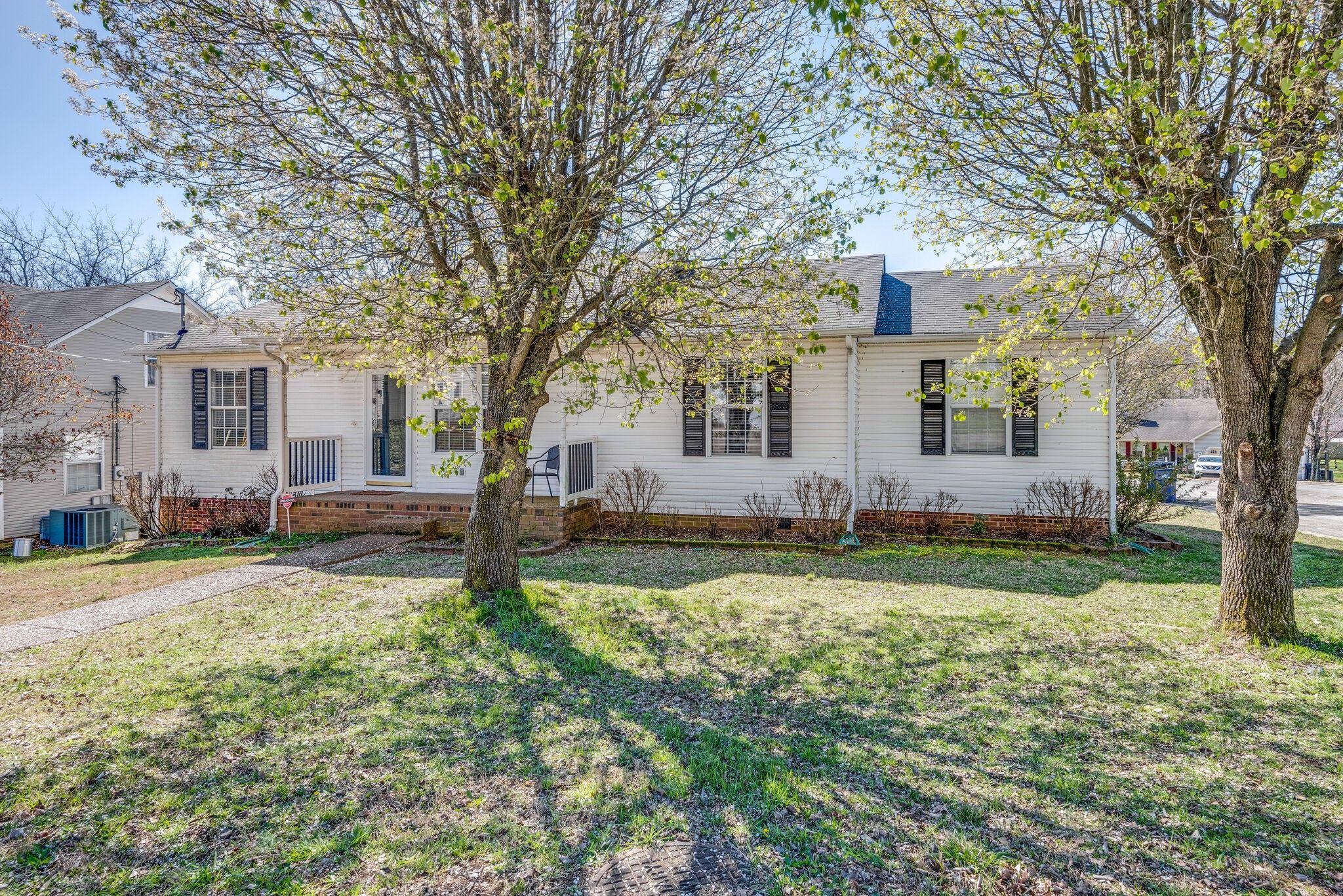 207 Overlook Pl