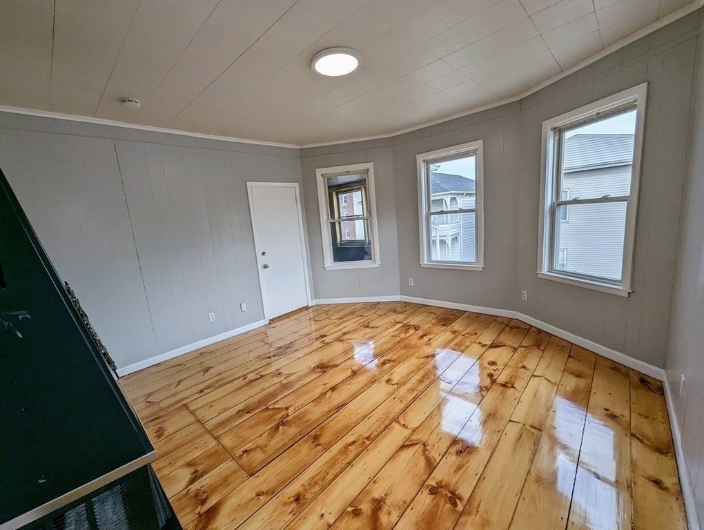 5 Plum St