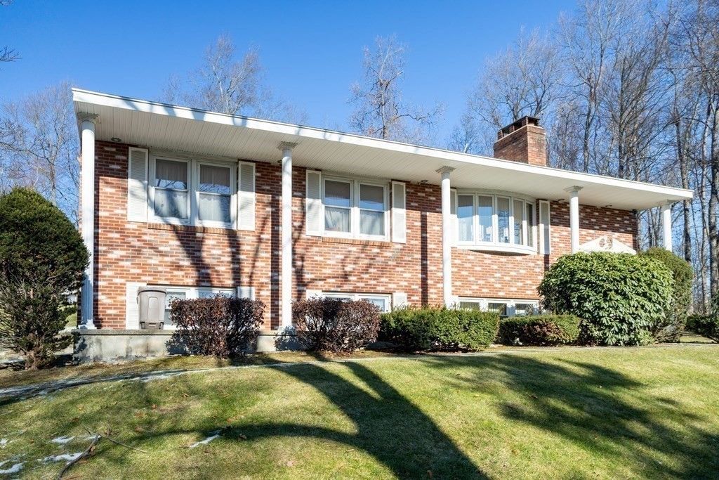 12 Old Brook Cir